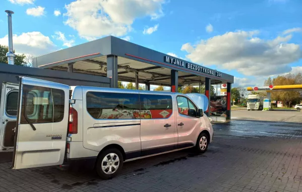  Wyślij paczkę do Niemiec czy Holandii naszymi busami