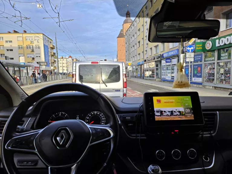 Busy do Holandii - komfort, ciepło i bezpieczeństwo nawet w jesienną słotę